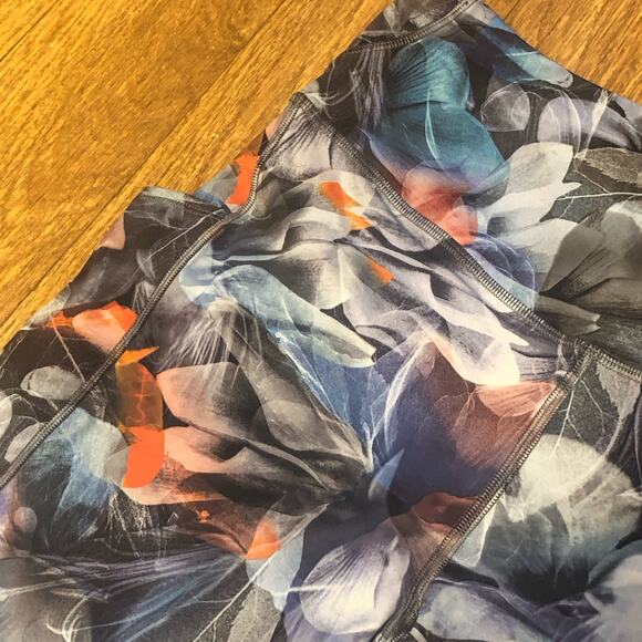 Lululemon Fast and Free High-Rise Tight 25” with Pockets in LUFL Size 12 - Picture 6 of 15